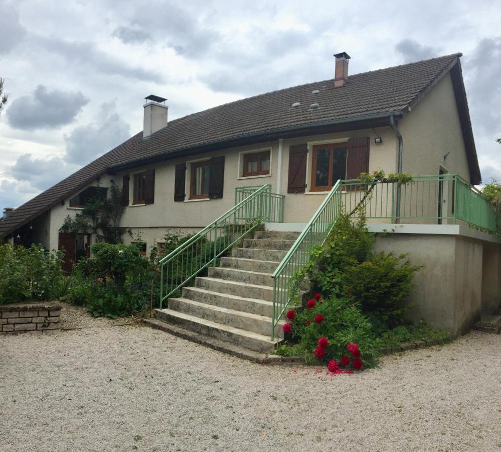 Sous La Tour Bed & Breakfast Agencourt Екстериор снимка