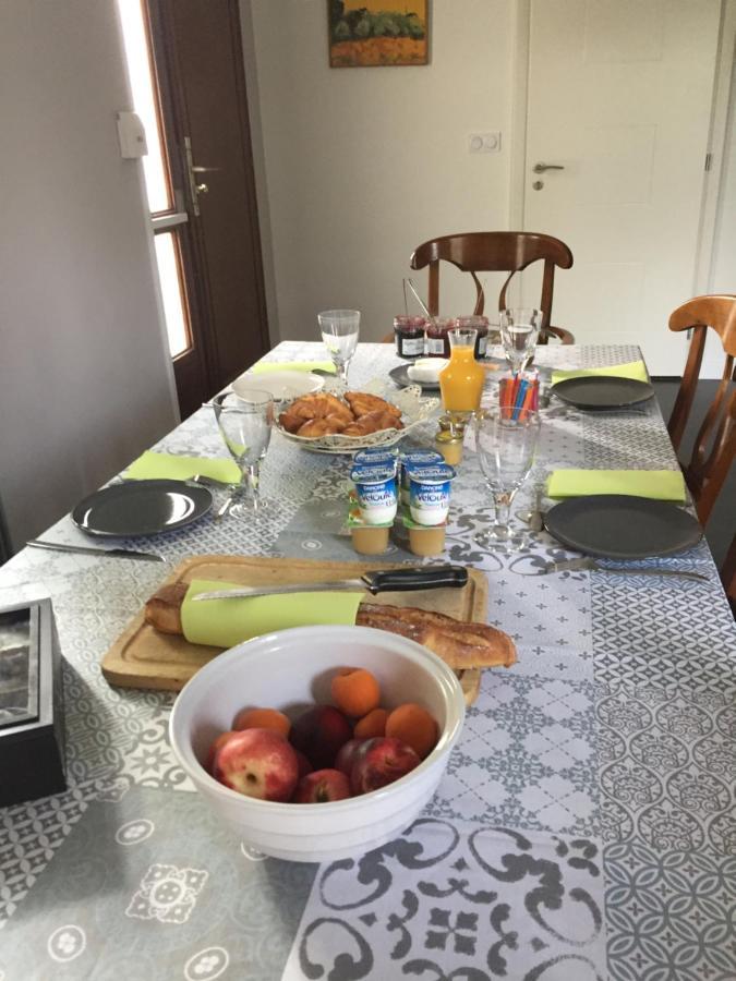 Sous La Tour Bed & Breakfast Agencourt Екстериор снимка