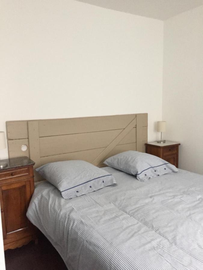 Sous La Tour Bed & Breakfast Agencourt Екстериор снимка