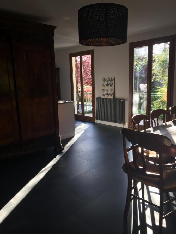 Sous La Tour Bed & Breakfast Agencourt Екстериор снимка
